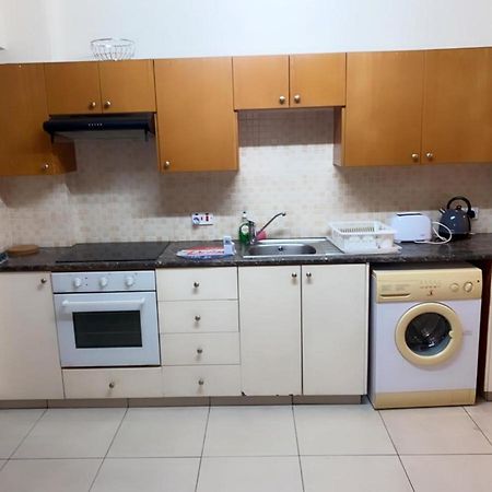 Larnaca Beach Apartment Екстериор снимка