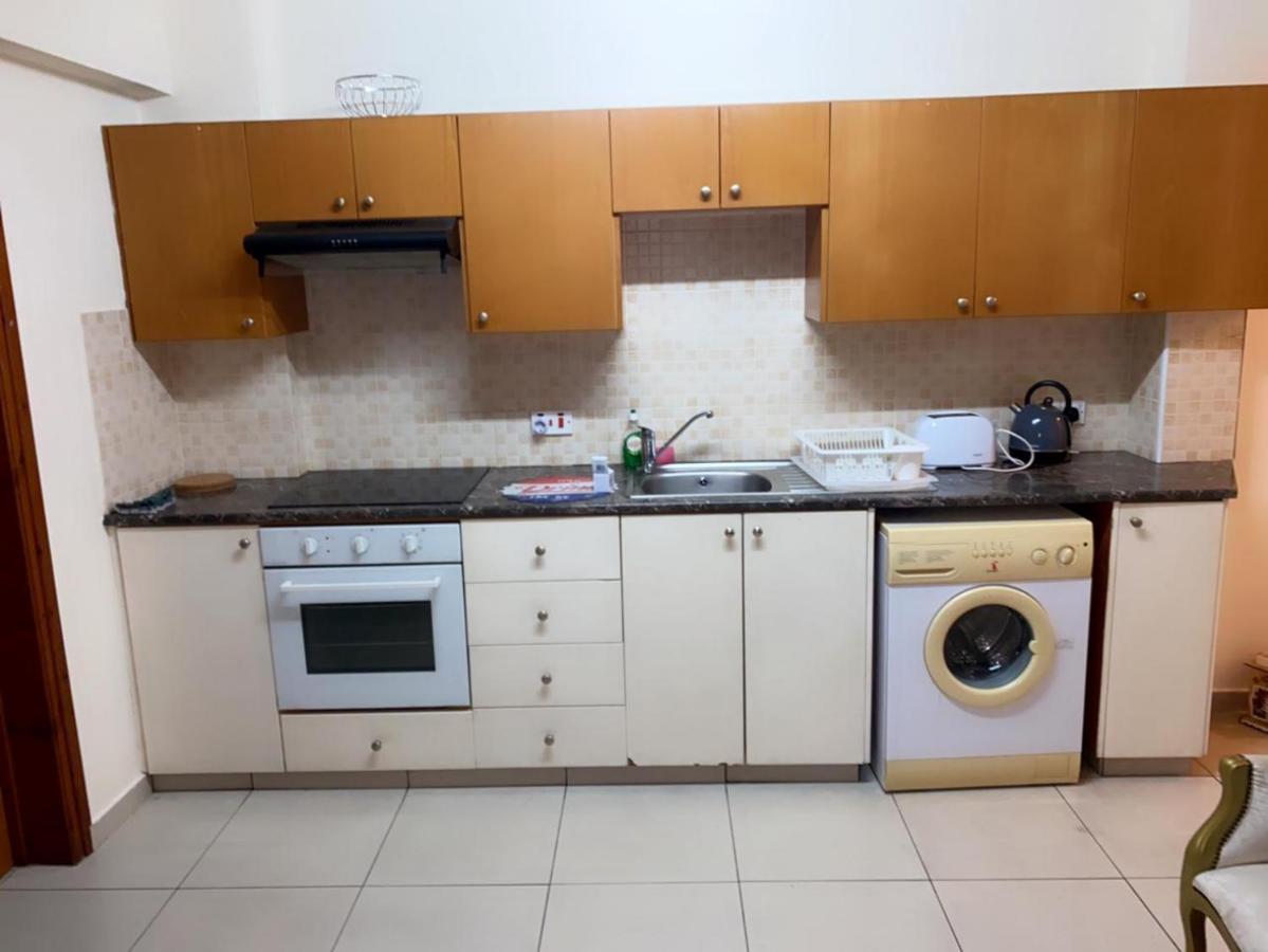 Larnaca Beach Apartment Екстериор снимка