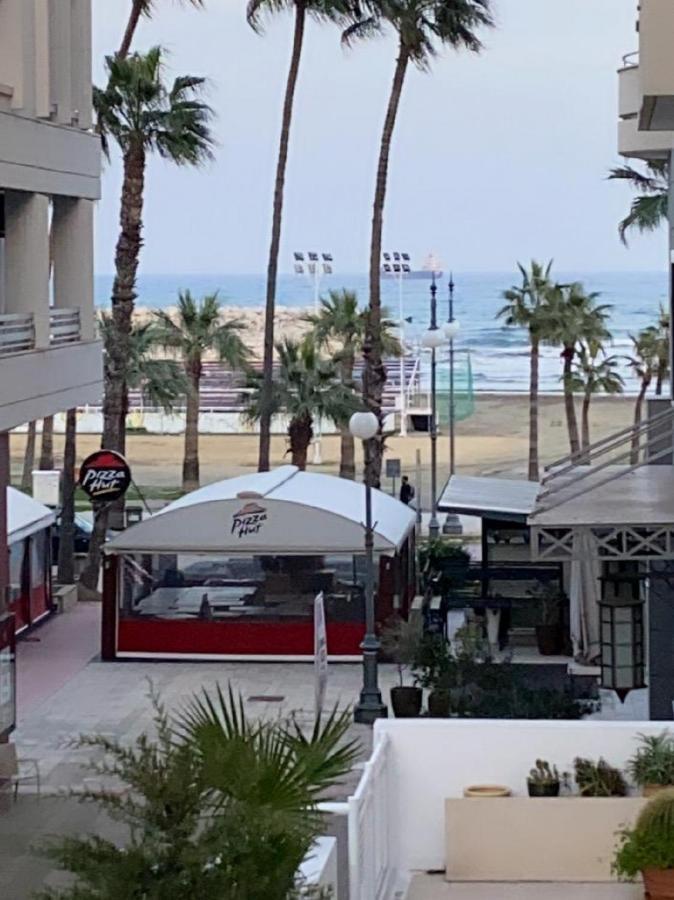 Larnaca Beach Apartment Екстериор снимка